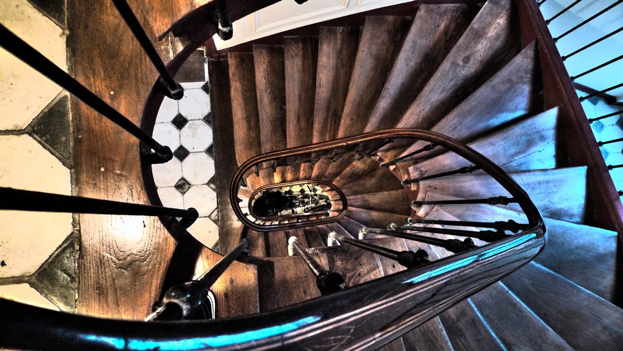 Escalier d'un immeuble parisien